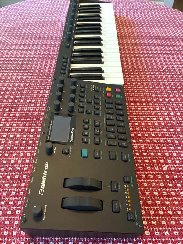 Elektron Digitone Keys 37-key Digital FM Synthesizer 2019 - Present - Black image 1