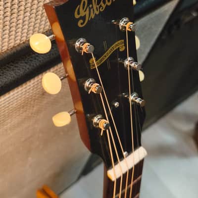 Gibson Custom 1942 Banner J-45 Reissue Vintage Sunburst 2023 image 5