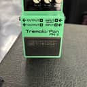 Boss PN-2 Tremolo/Pan (Silver Label) 1990 - 1995 - Green