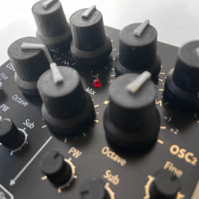 Eurorack dual analog VCO 16HP module with through zero FM - Precision tracking triangle core image 5