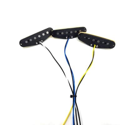 Brio Vintage Style Single Coils Alnico V Set of 3 (Cream/Black or White) image 9