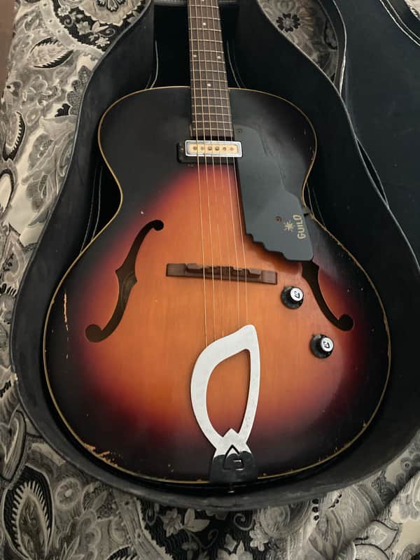 T-50 Guild Starfire IV 1967 - Sunburst image 1