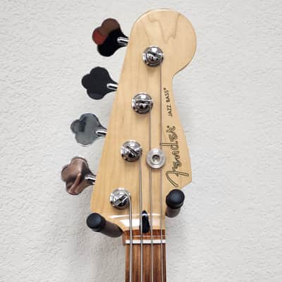 Fender Player Jazz Bass with Pau Ferro Fretboard 2018 - 2024 - 3-Color Sunburst image 3