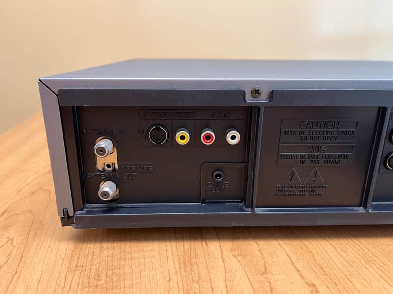 JVC SR-VS30 Video Cassette Recorder Mini-DV S-VHS Tested and
