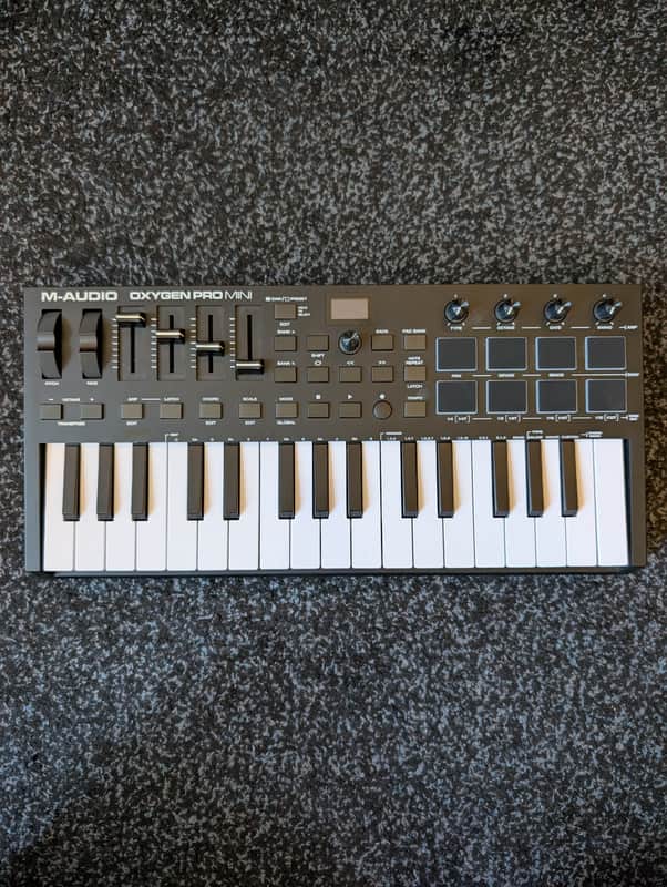 M-Audio Oxygen Pro Mini 32-Key MIDI Keyboard Controller