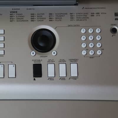 Yamaha ypg-235 keyboard - Silver image 6