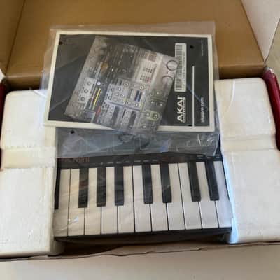 Akai MPK Mini MKIII 25-Key MIDI Controller 2020 - Present - Gray image 3
