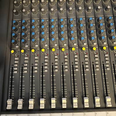 Soundcraft Delta 200 16 CH - modified / Jim Williams Late 80s / early 90s - Dark Grey image 2