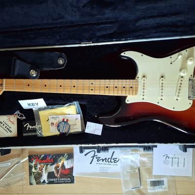 Fender American Standard 2012 Strat,  3-Tone Sunburst, Maple Fretboard image 2