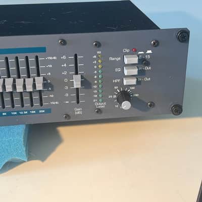 Ashly GQX-3101 31-Band Graphic Equalizer with rack mount bolts and washers. image 4