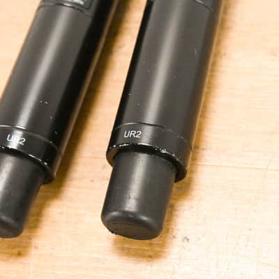 Shure UR4D Wireless Receiver w/ two UR2/SM58 Handheld Mics - L3 Band CG0128N image 18