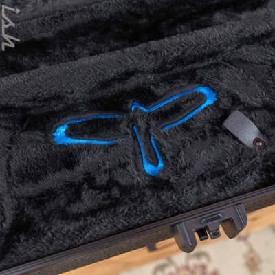 PRS D2 Multi-Fit Hardshell Electric Guitar Case (Silver Sky, Fiore, Myles Kennedy, and NF 53) image 3