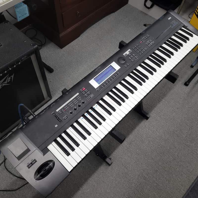 Korg Triton Extreme 76-Key 120-Voice Polyphonic Workstation (2005