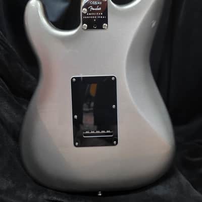 Fender American Professional II Stratocaster with Rosewood Fretboard 2024 - Mercury image 5