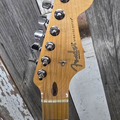 Fender American Standard Stratocaster with Maple Fretboard 2008 - 2016 - 3-Color Sunburst image 7