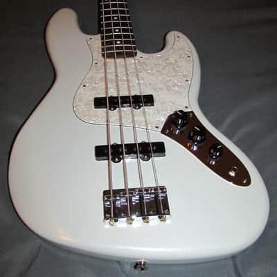 Fender Special Edition White Opal Jazz Bass Guitar & Gig Bag image 3