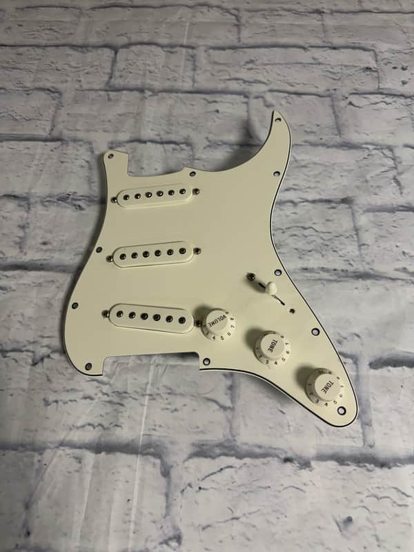 Fender Player Stratocaster Loaded SSS Pickguard 2018 image 1