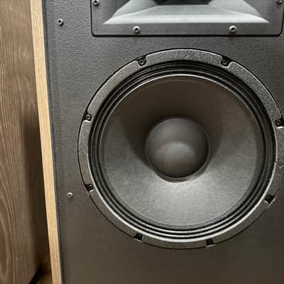 Klipsch Forte IV 2022 - Distressed Oak - Lambswool Grill image 5