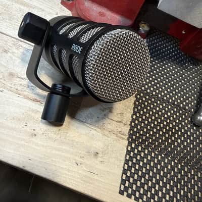 RODE PodMic Cardioid Dynamic Podcasting Microphone 2019 - Present - Black image 5