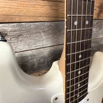 Fender Squier Bullet Stratocaster White image 5