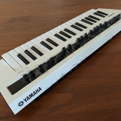 Yamaha Reface CS Mini Mobile Keyboard image 5