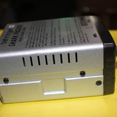 Behringer Shark FBQ100 Automatic Feedback Destroyer with Power Supply image 3