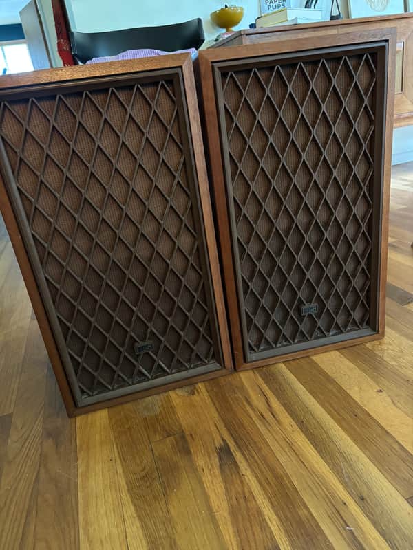 Vintage Radio Shack/Tandy Corp. Nova 7B Hi-Fi Stereo Speakers Cat. No. 40-4025 image 1