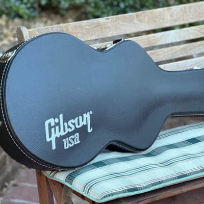 Gibson Signature Les Paul Guitar with OHSC 2012 - Excellent image 12