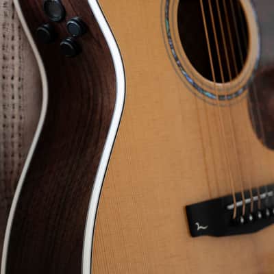 Cort Gold-OC8 OM Cutaway Acoustic Guitar All Solid Fishman image 3