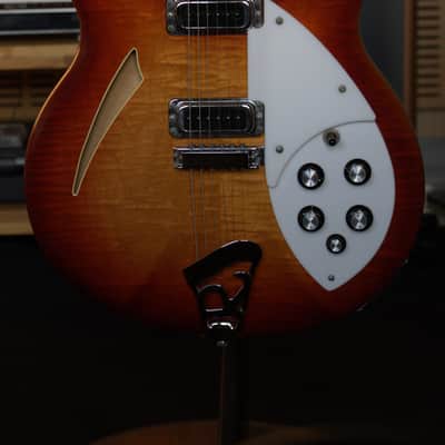 Rickenbacker 360 1983 - cherry sunburst image 16