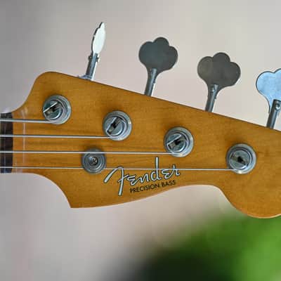 Fender Limited Edition Vintera II Road Worn '60s Precision Bass - Fiesta Red image 5
