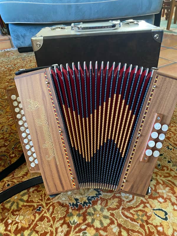 NEW Walnut Saltarelle Nuage BC LMM 23 8 button accordion image 1