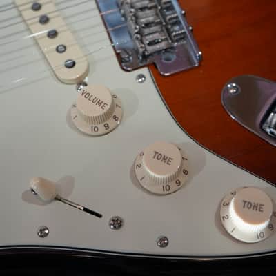 2017 Fender American Professional Left-Handed Stratocaster 3-Color Sunburst Mint imagen 9