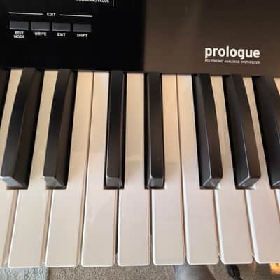 Korg Prologue 16 Polyphonic 61-Key 16-Voice Analog Synthesizer 2018 - Present - Black/Wood image 10