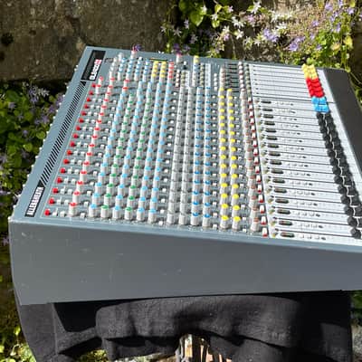Allen & Heath GL2400 16 - Black image 15
