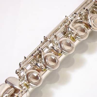 YAMAHA Yamaha YFL-411 Silver-Body Flute [012890] (06/15) image 6