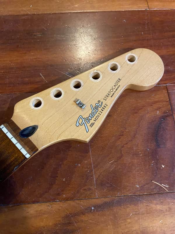 2003 MIM Fender Stratocaster Standard Strat Rosewood Maple Neck 9.5" Radius image 1