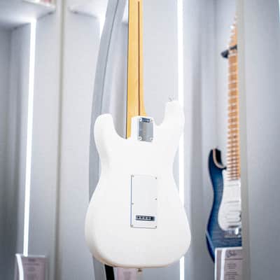 Fender Japan LTD HYBRID II STRAT RW BLANC image 9