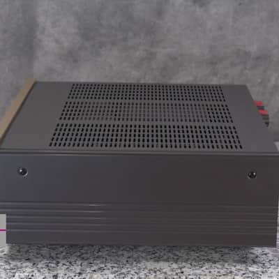 Accuphase E-270 Integrated Stereo Amplifier in Excellent Condition w/ Remote image 10