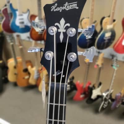 Hagstrom Viking Bass VIKB Simi-Hollow ArchTop  2022 White Gloss image 12