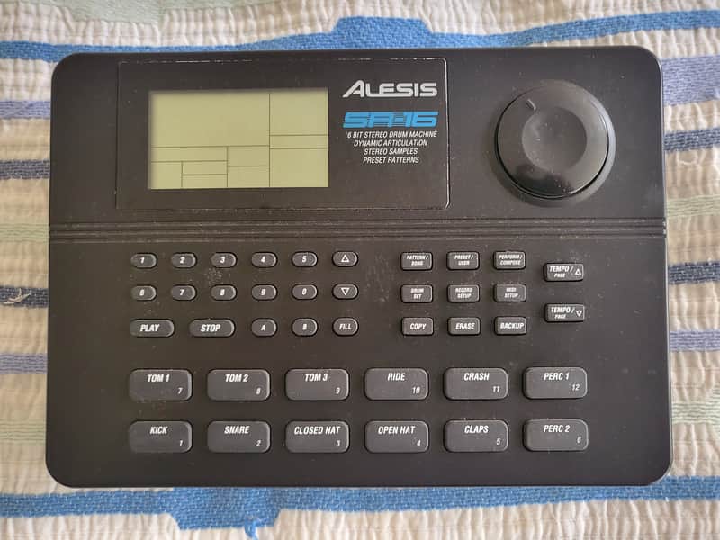 Alesis SR-16 Drum Machine 2010s - Black Bild 1