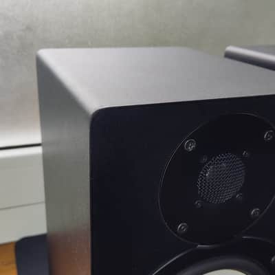 Yamaha HS50M Powered Studio Monitor (Pair) Black image 17