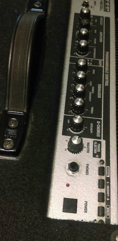 ROLAND DB-500 D-Bass Digital Modeling 160W 12