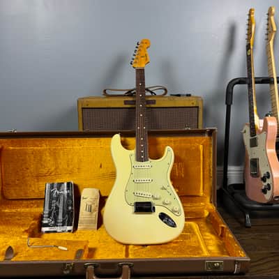 Fender American Vintage ‘62 Stratocaster 2007 - Olympic White image 2