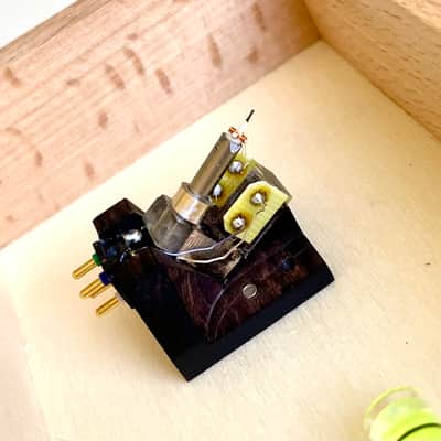 Van den Hul Colibri XGW MC Cartridge, African Blackwood Body, 24K Gold Coils, VDH-1S Stylus image 8