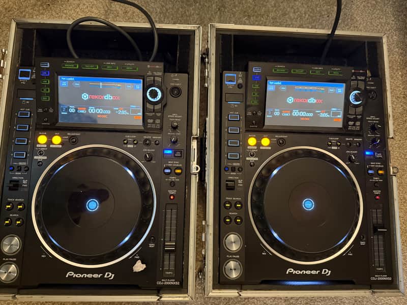 2 Pioneer DJ CDJ-2000NXS2 - Black with Flight Cases image 1