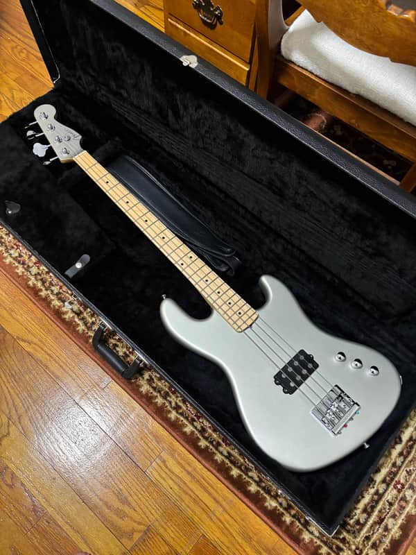 Fender Flea Artist Series Signature Active Jazz Bass