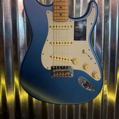 Fender American Performer Stratocaster 2021 - Satin Lake Placid Blue image 3