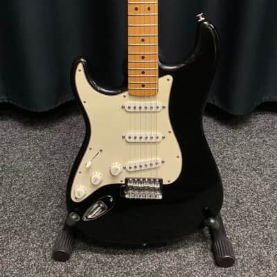 Fender Mexican Standard Stratocaster Left Handed 2010 - Black image 1