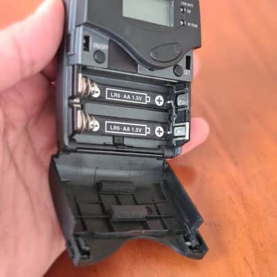 Sennheiser Sennheiser SK100 G2 Bodypack Transmitter – Professional Wireless Reliability image 11